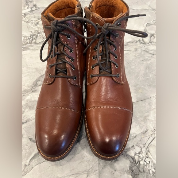 NEW Florsheim Lodge Cap Toe Lace Boot Size 9.5 Standard Fit